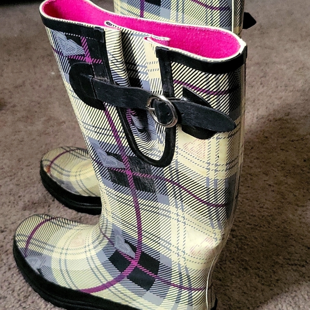 Roxy rain boots size 7
